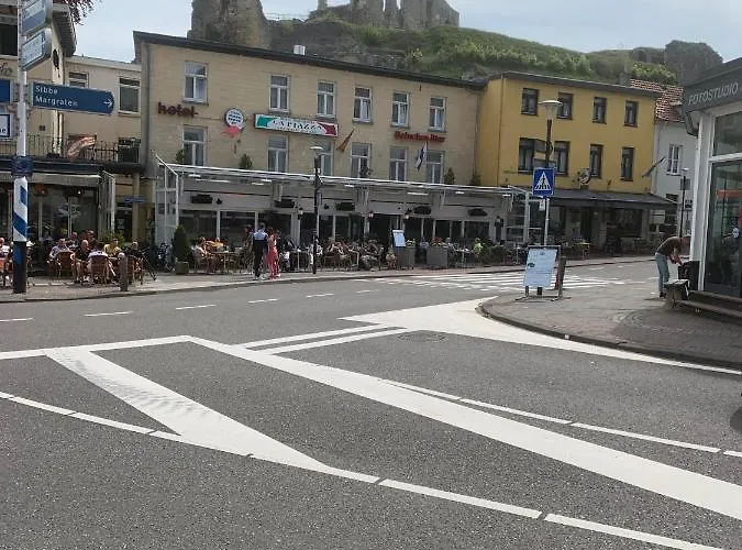 Restaurant La Piazza Отель Валкенбург